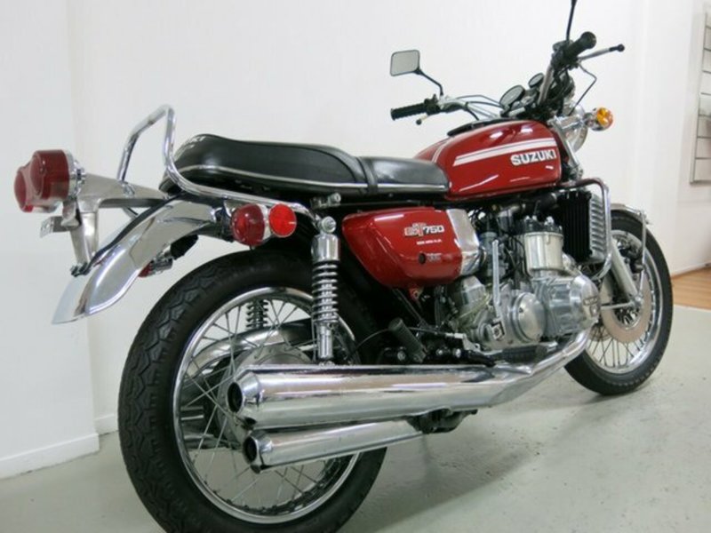1975 SUZUKI GT750