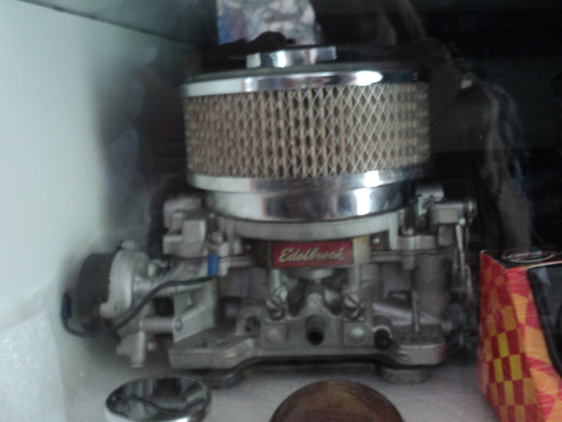 EDELBROCK 600 CMF 4 BARREL CARBY