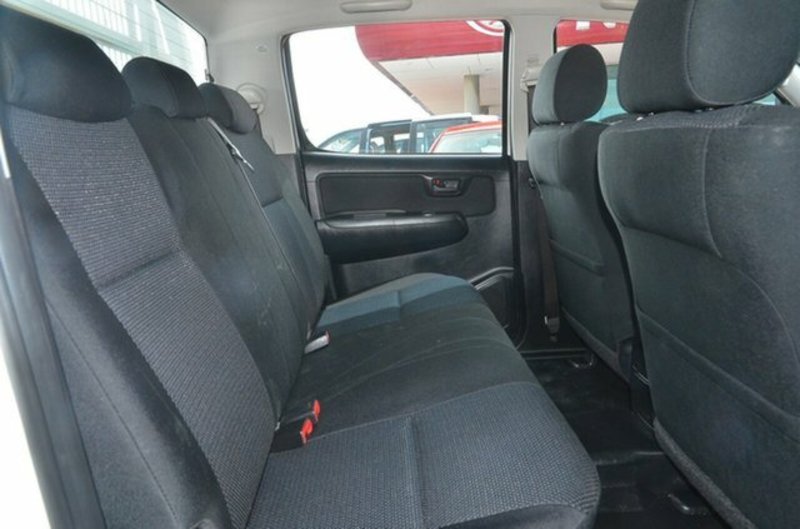 2014 TOYOTA HILUX SR (4x4) KUN26R MY14