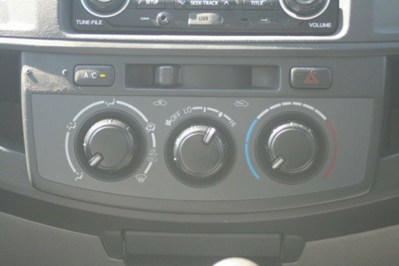 2012 TOYOTA HILUX SR (4x4) KUN26R MY12