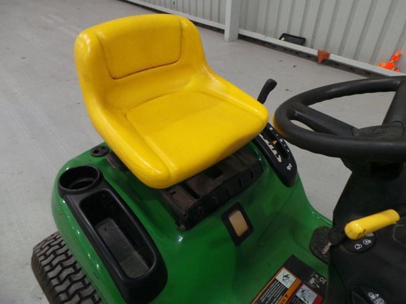 JOHN DEERE L111 RIDE ON MOWER