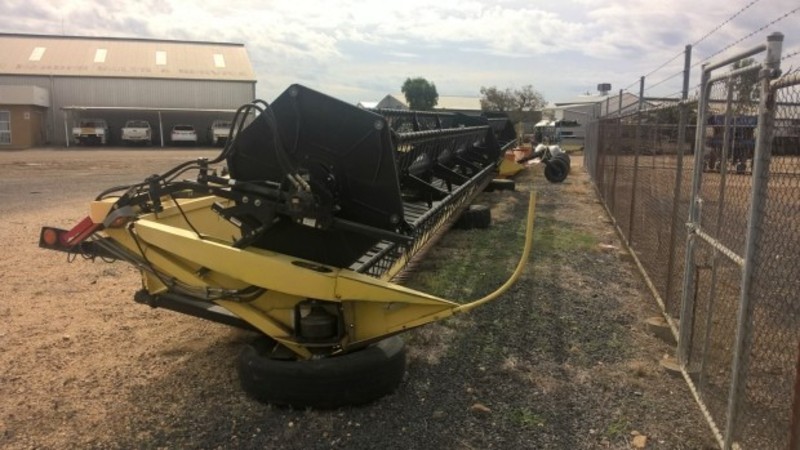 2009 Honey Bee 42' 42' HarvesterHeader