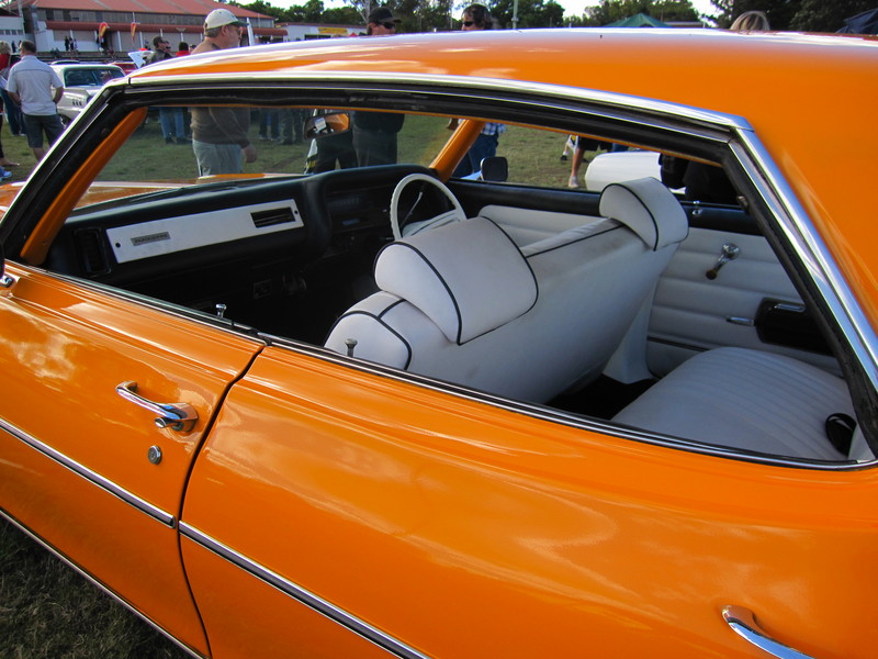 1970 PONTIAC PARISIENNE Coupe