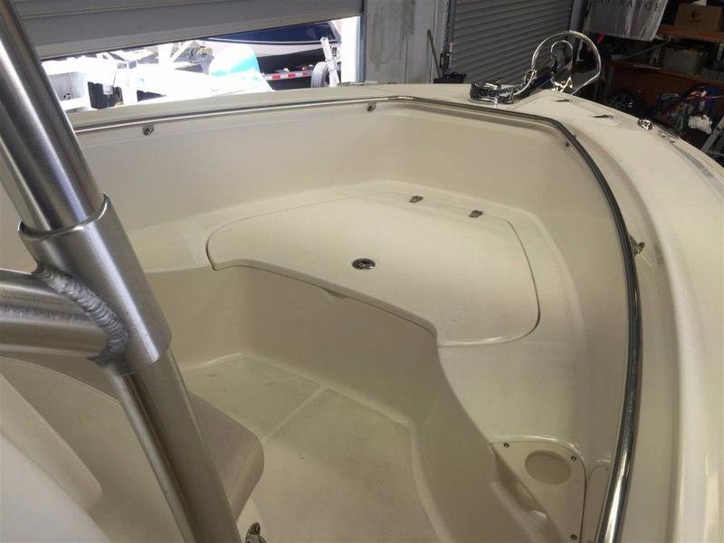 Boston Whaler 240 Outrage Nicest example in Australia