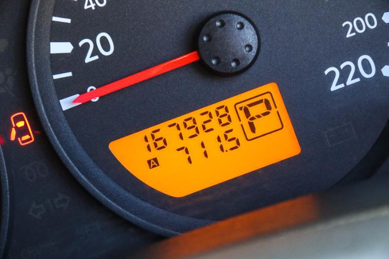 2010 NISSAN NAVARA ST D40