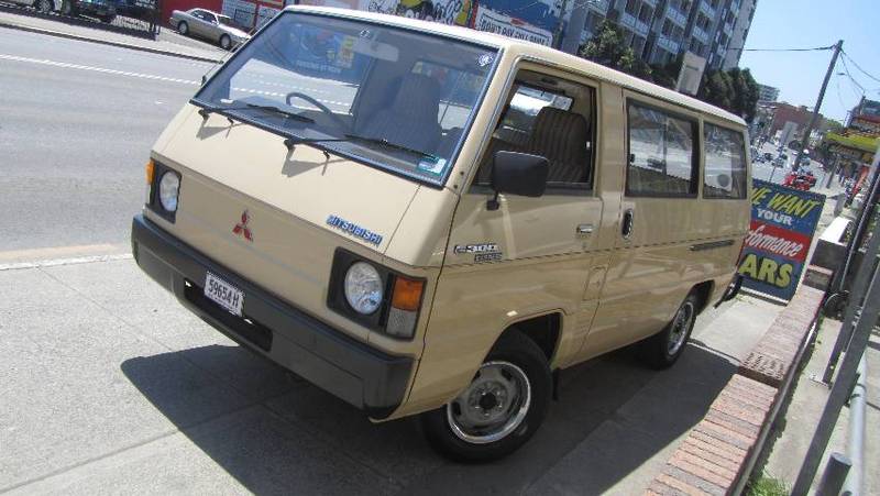 1982 MITSUBISHI L300 EXPRESS SB
