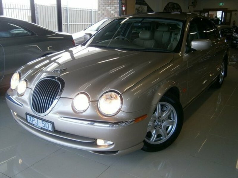 2000 JAGUAR S TYPE V8 SE