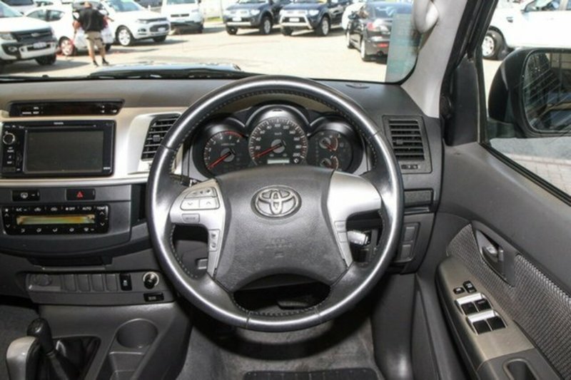 2013 TOYOTA HILUX SR5 (4x4) KUN26R MY12