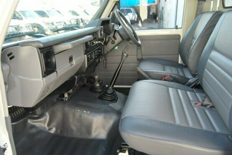 2005 TOYOTA LANDCRUISER HDJ79R