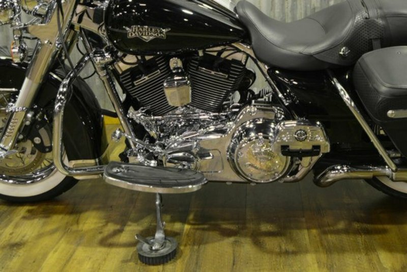 2011 HARLEY-DAVIDSON 1700CC FLHR ROAD KING MY11