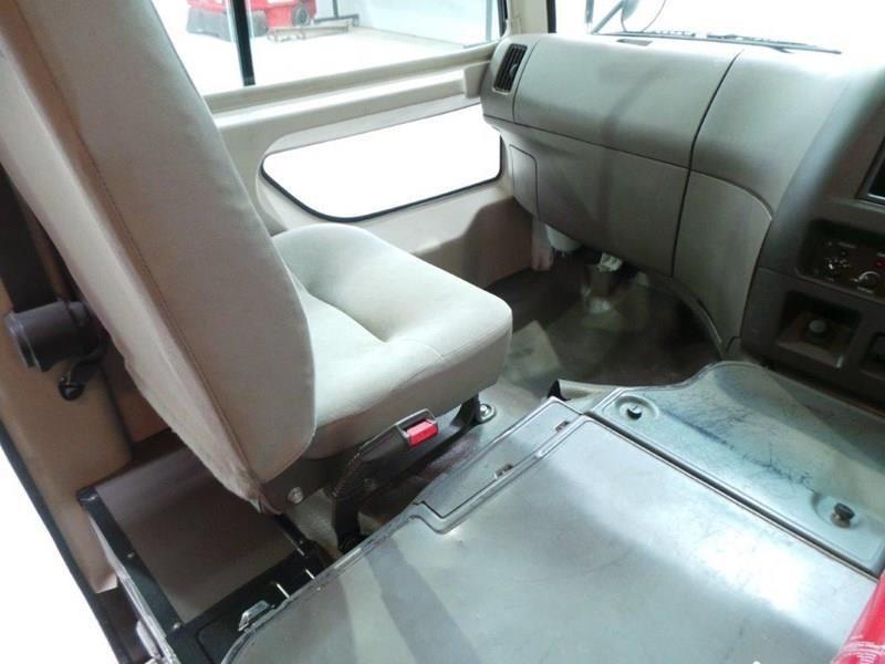2010 MITSUBISHI ROSA BUS