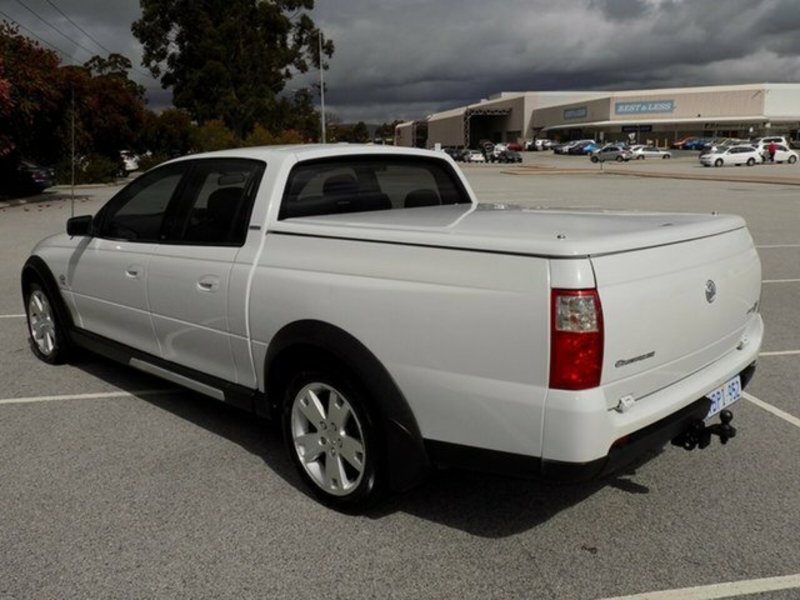 2004 HOLDEN CREWMAN CROSS 8 VYII