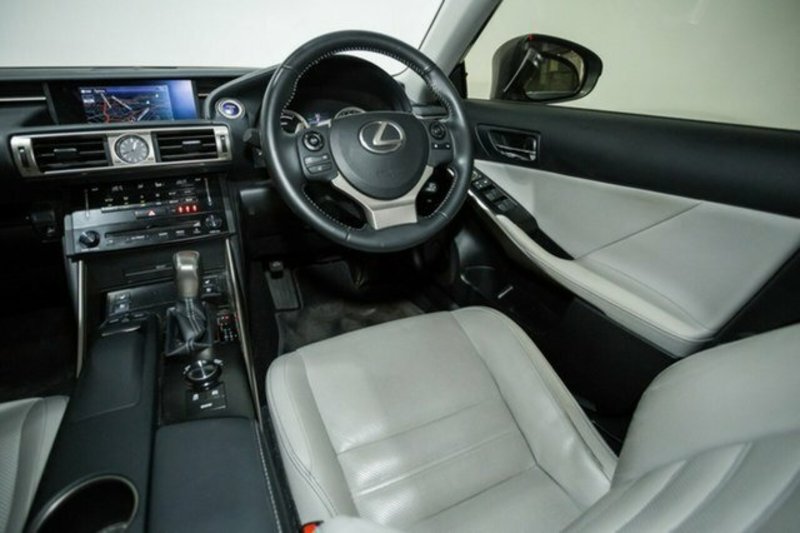 2014 LEXUS IS300h LUXURY HYBRID AVE30R MY15