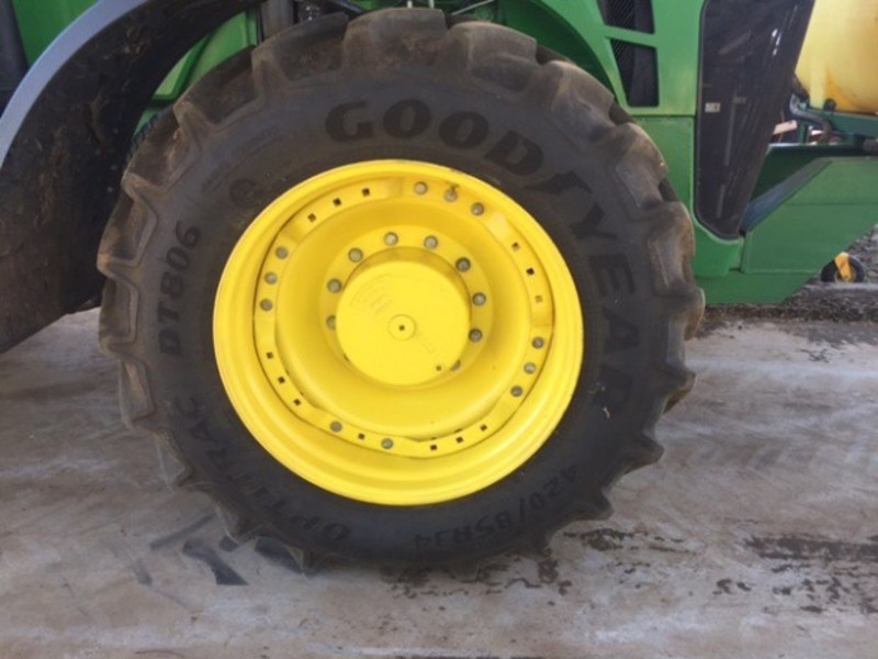 JOHN DEERE 8530 Tractor