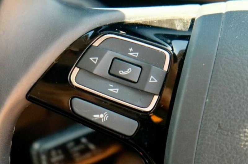 2012 VOLKSWAGEN TOUAREG 150TDI Tiptronic 4MOTION 7P MY12.5