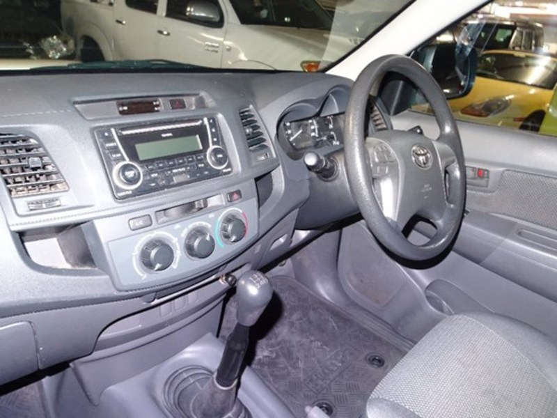 2011 TOYOTA HILUX SR KUN16R