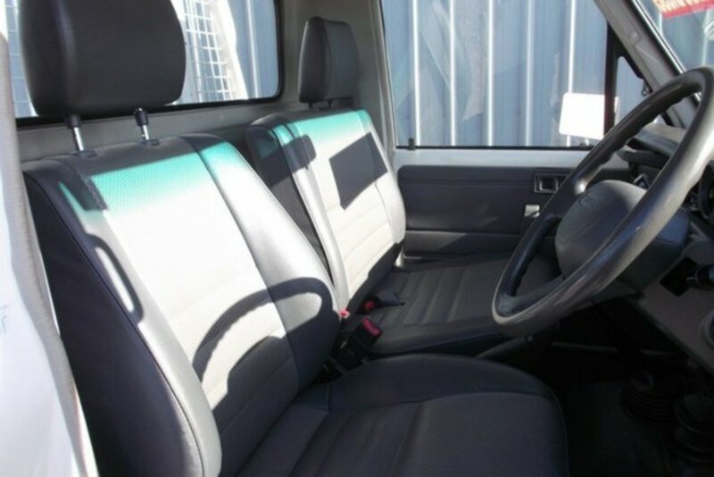 2003 TOYOTA LANDCRUISER (4x4) HDJ79R