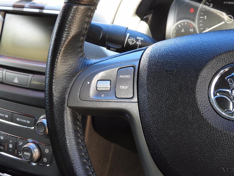 2011 HOLDEN CALAIS VE II