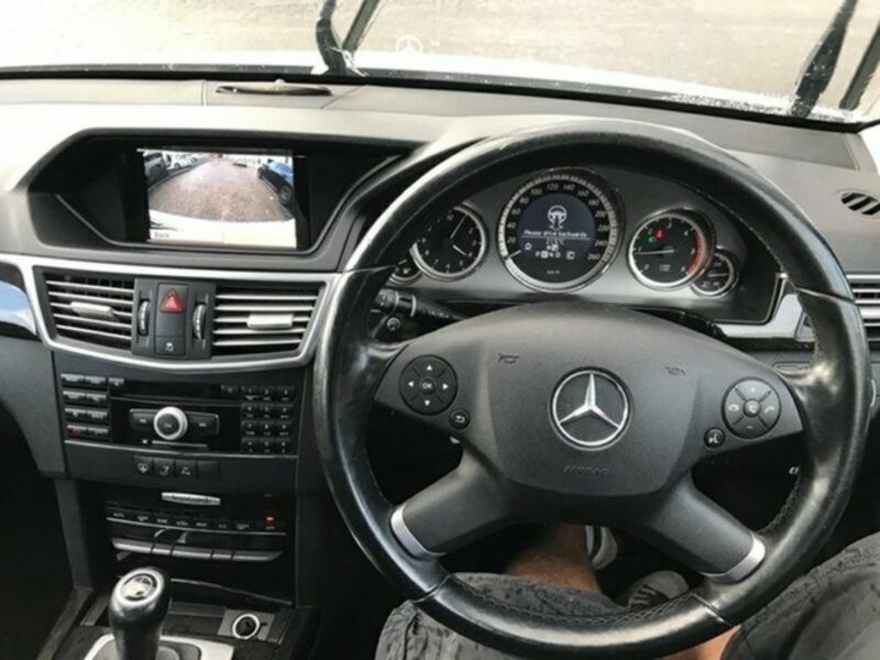 2010 MERCEDES-BENZ E250 CDI W212 BlueEFFICIENCY Avantgarde Sedan 4dr Spts Auto 5sp 2.1DT