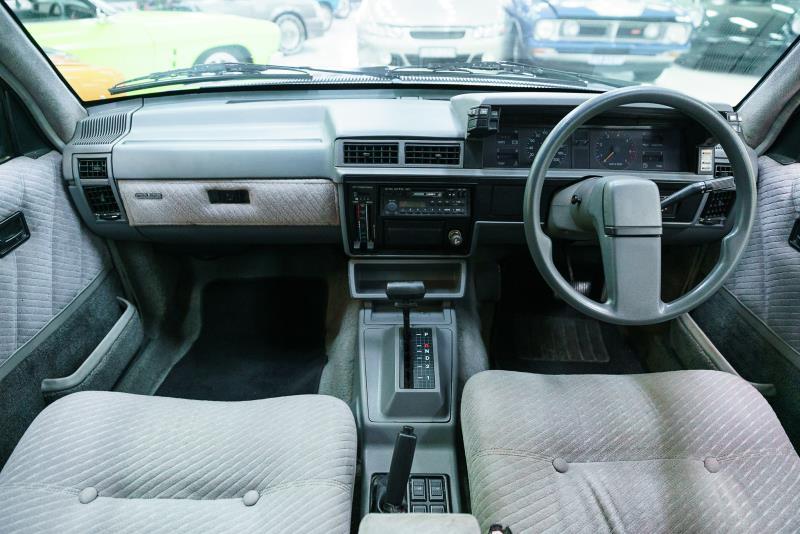 1987 HOLDEN CALAIS VL
