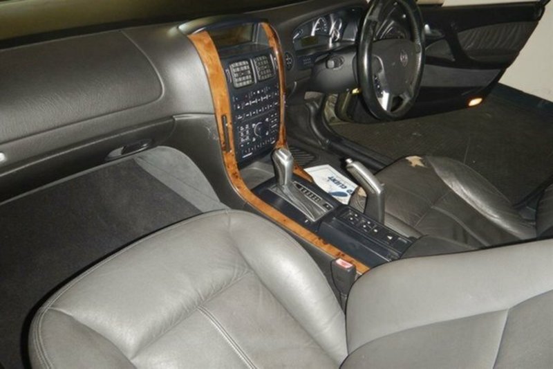 2004 HOLDEN STATESMAN V8 WK