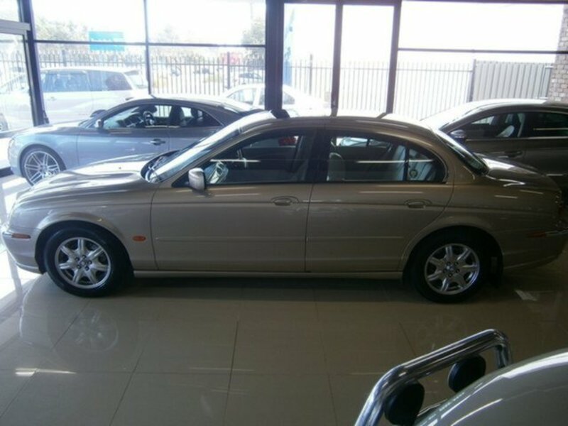 2000 JAGUAR S TYPE V8 SE