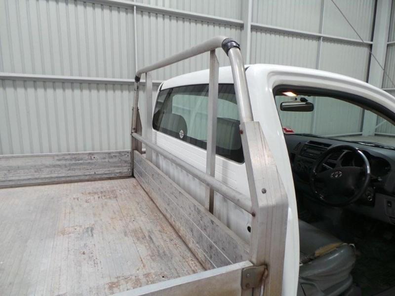 2005 TOYOTA HILUX