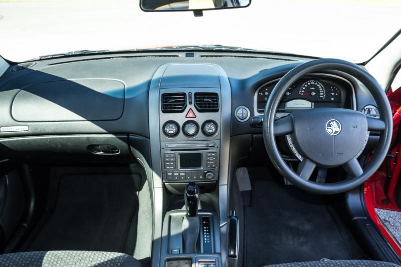 2004 HOLDEN COMMODORE LUMINA VZ