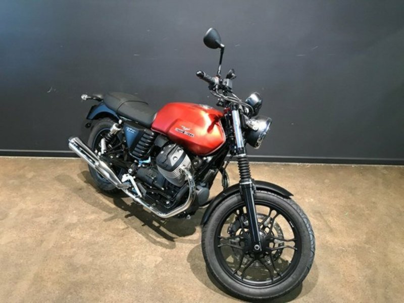 2017 MOTO GUZZI V7 II Stone