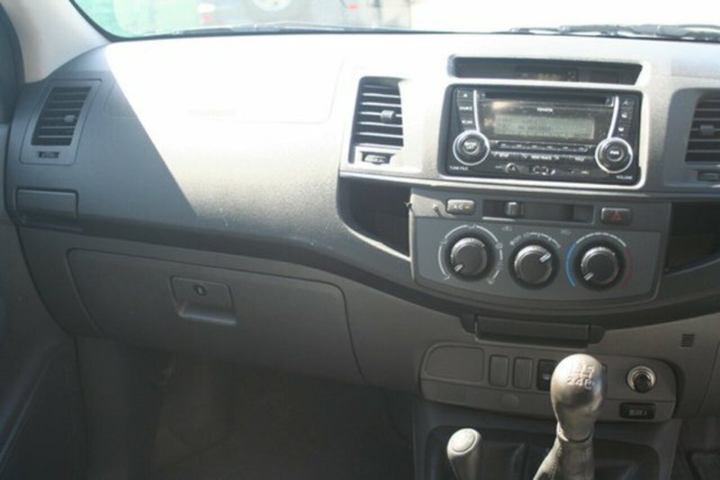 2012 TOYOTA HILUX SR (4x4) KUN26R MY12