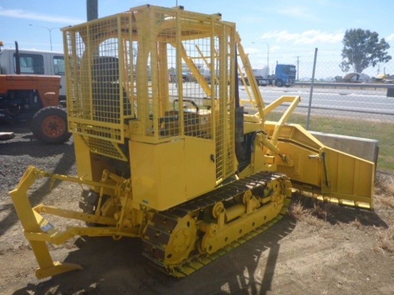 2007 East Wind Farmboss Dozer