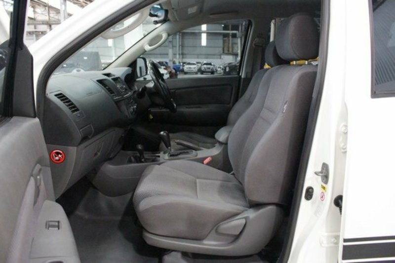 2013 TOYOTA HILUX SR (4x4) KUN26R MY12
