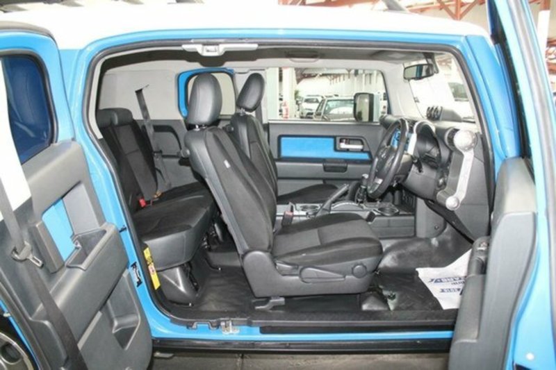 2011 TOYOTA FJ CRUISER GSJ15R
