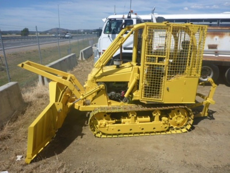 2007 East Wind Farmboss Dozer