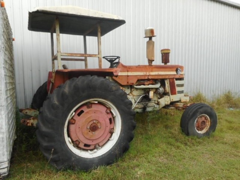 MASSEY FERGUSON Tractor