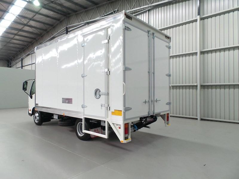 2017 HINO 300 SERIES - 716