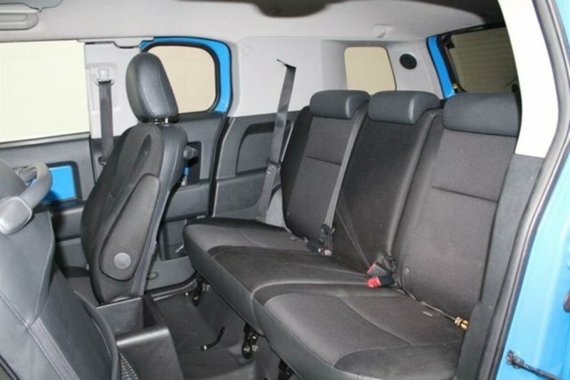 2011 TOYOTA FJ CRUISER GSJ15R