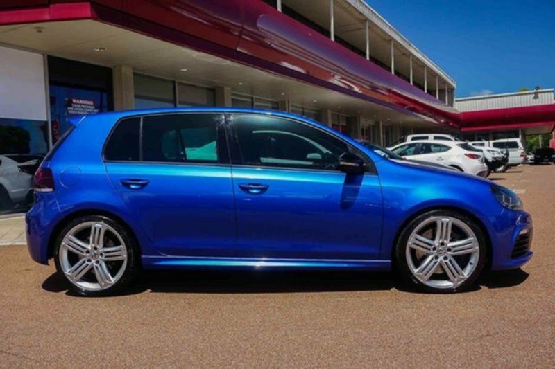 2011 VOLKSWAGEN GOLF R 1K MY11