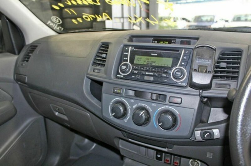 2012 TOYOTA HILUX SR (4x4) KUN26R MY12