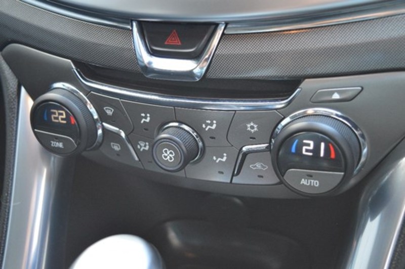 2014 HOLDEN CALAIS V VF