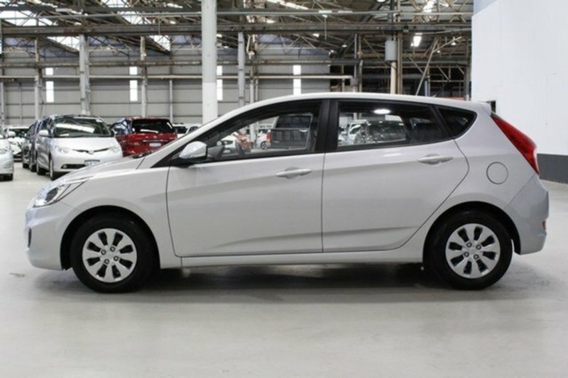 2015 HYUNDAI ACCENT ACTIVE RB2