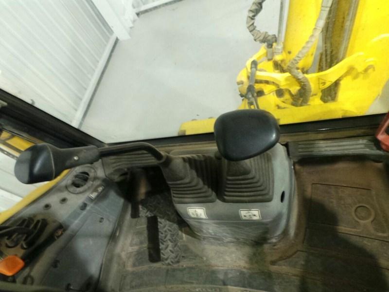 2003 NEW HOLLAND LB90