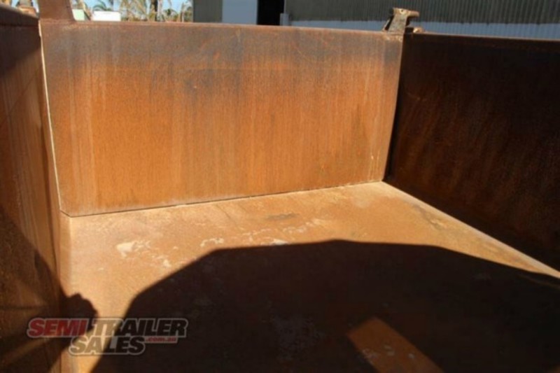 2008 AJ Stock Pig Tipping Pig Trailer