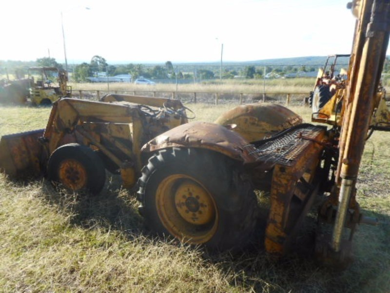 MASSEY FERGUSON 40 Massey Ferguson 40 Backhoe 40 Tractor