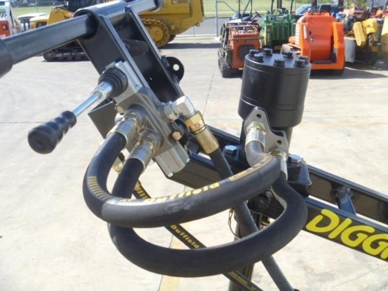2011 DIGGA ONE MAN POST HOLE DIGGER