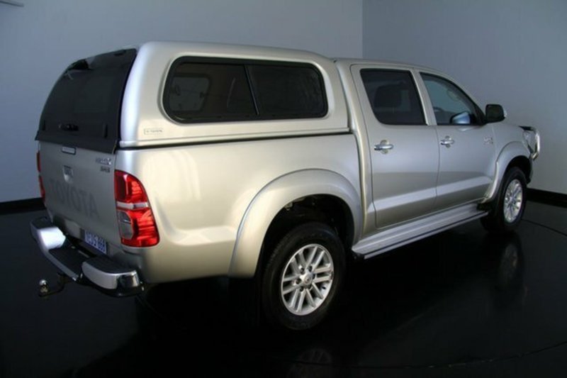 2013 TOYOTA HILUX SR5 (4x4) KUN26R MY12