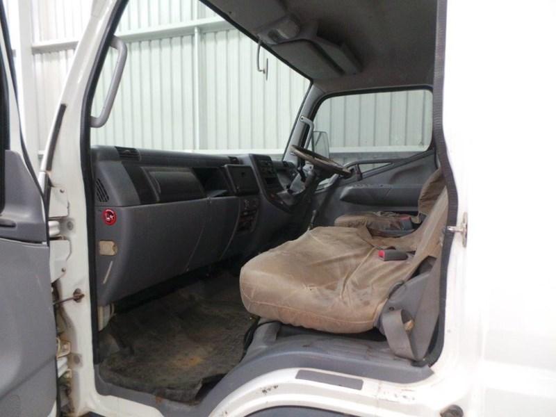 2010 MITSUBISHI CANTER
