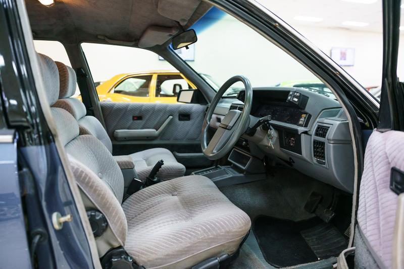 1987 HOLDEN CALAIS VL