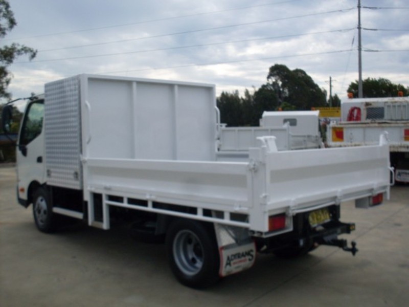 2013 HINO 617 - 300 Series TIPPER TOOL BOX 617 - 300 Series Truck