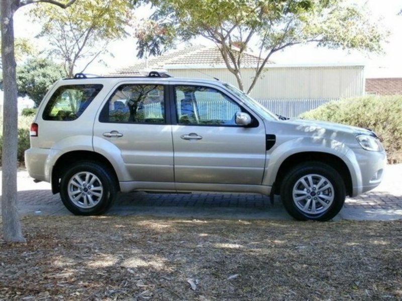 2010 FORD ESCAPE ZD